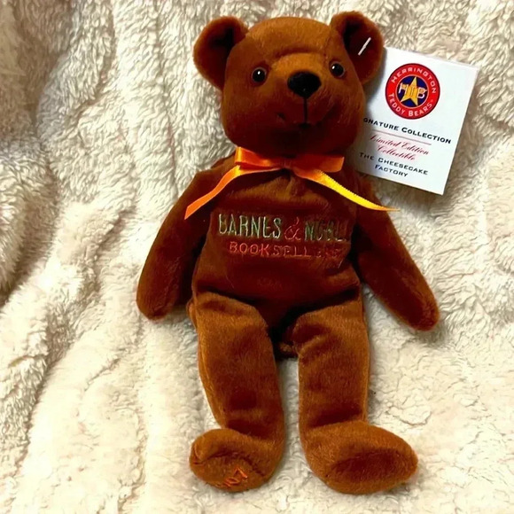 The Cheesecake Factory 2007 TEDDY BEAR Carrot BARNES & NOBLE 8" Bean Bag. - Picture 1 of 9
